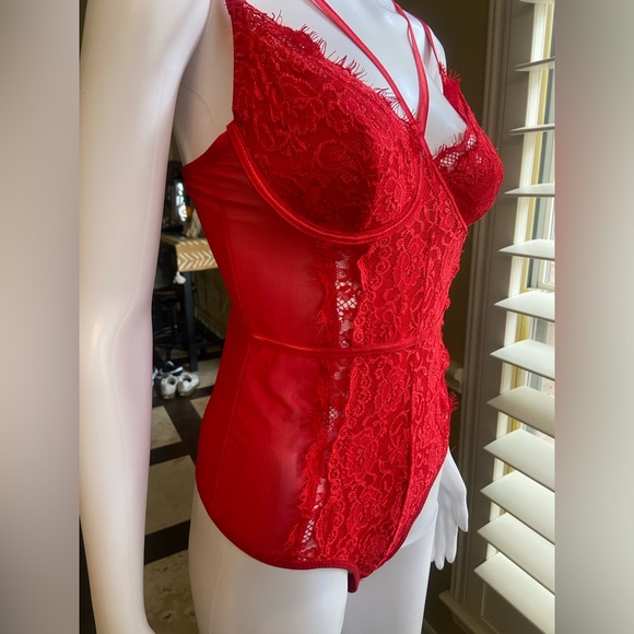 NEW- REVAMPED Red Cross Front Mixed Lace Body / Size Large - Picture 5 of 9